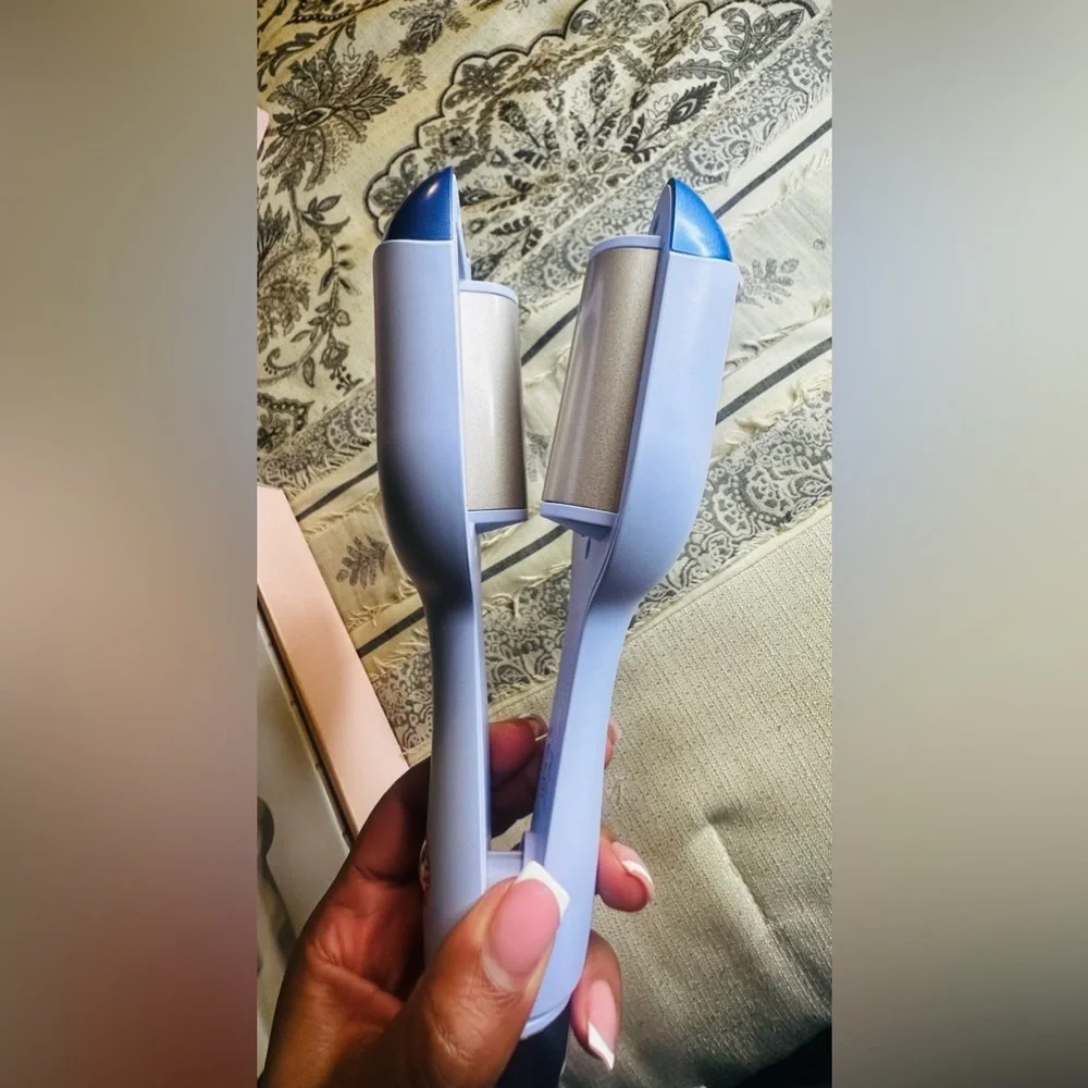 Pink Cat-Shaped Curling Wand